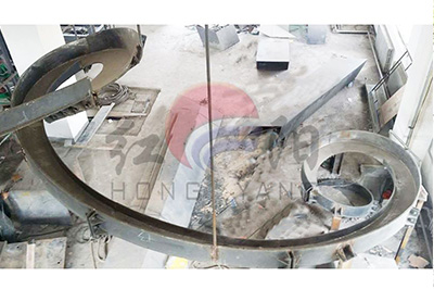 螺旋溜槽廠家淺談螺旋溜槽的優(yōu)點，大家一起來了解一下吧！